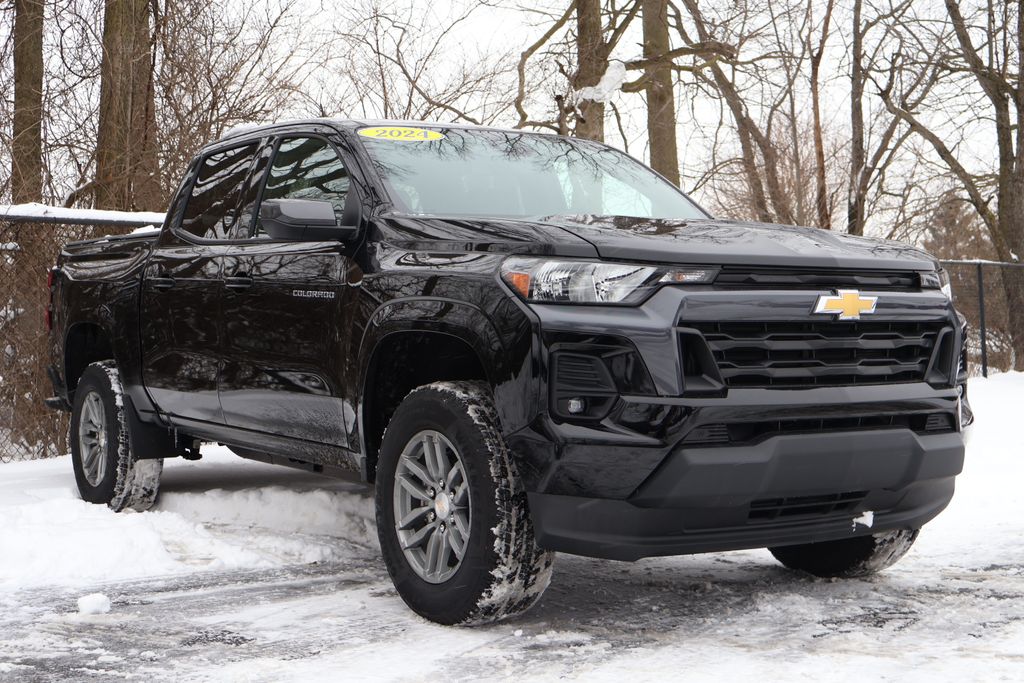 2024 Chevrolet Colorado LT 12