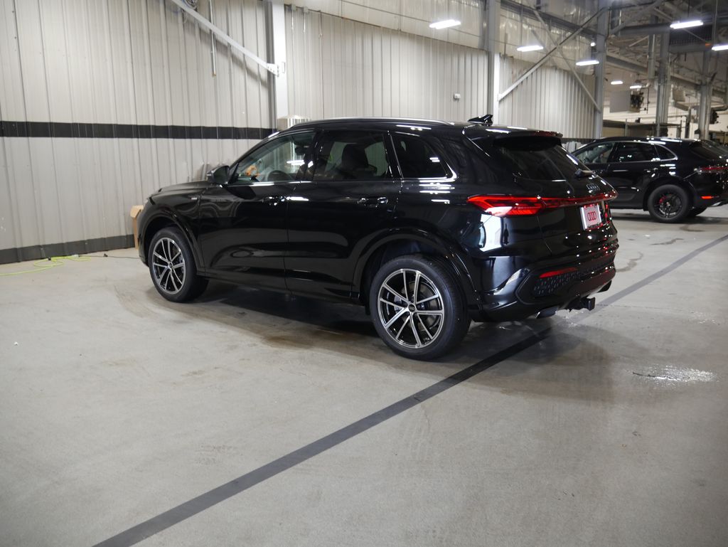 Thumbnail: 2026 Audi Q5 - 3