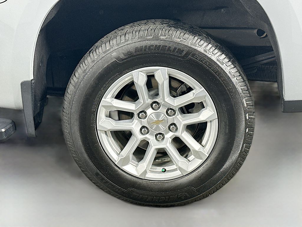 Used 2024 Gray Chevrolet LT image 34