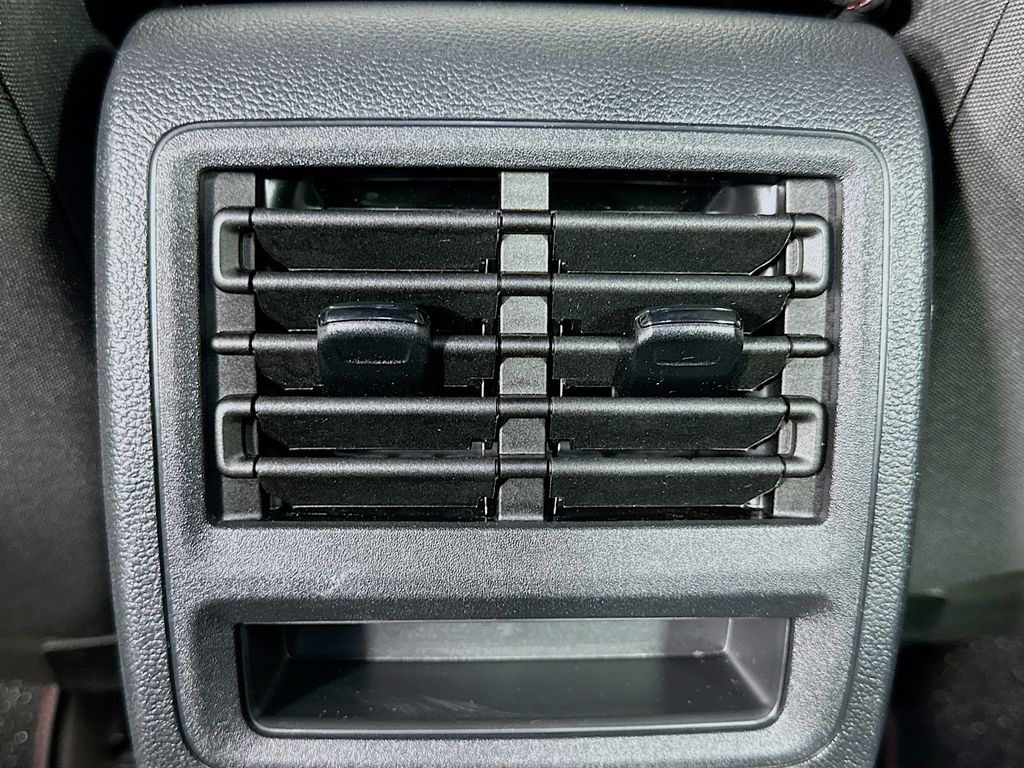 Thumbnail: 2024 Volkswagen Golf - 24