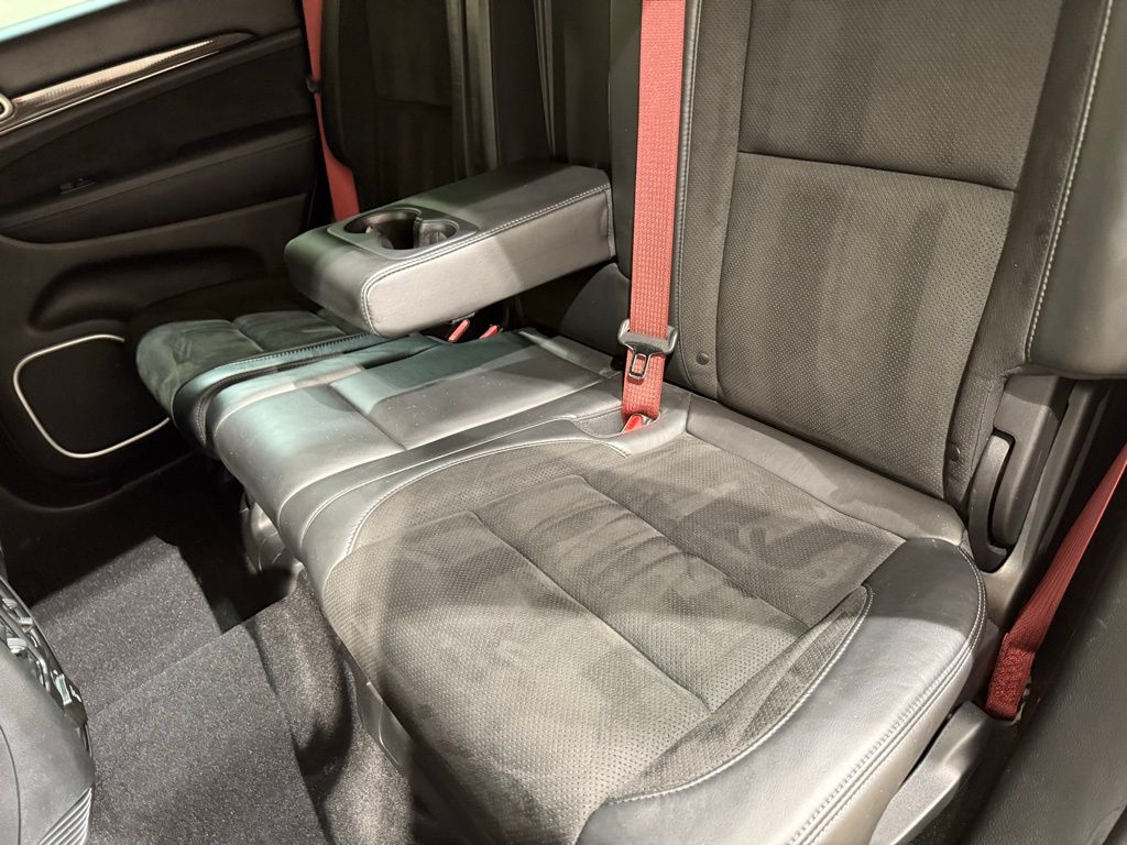 Thumbnail: 2020 Jeep Grand Cherokee - 21