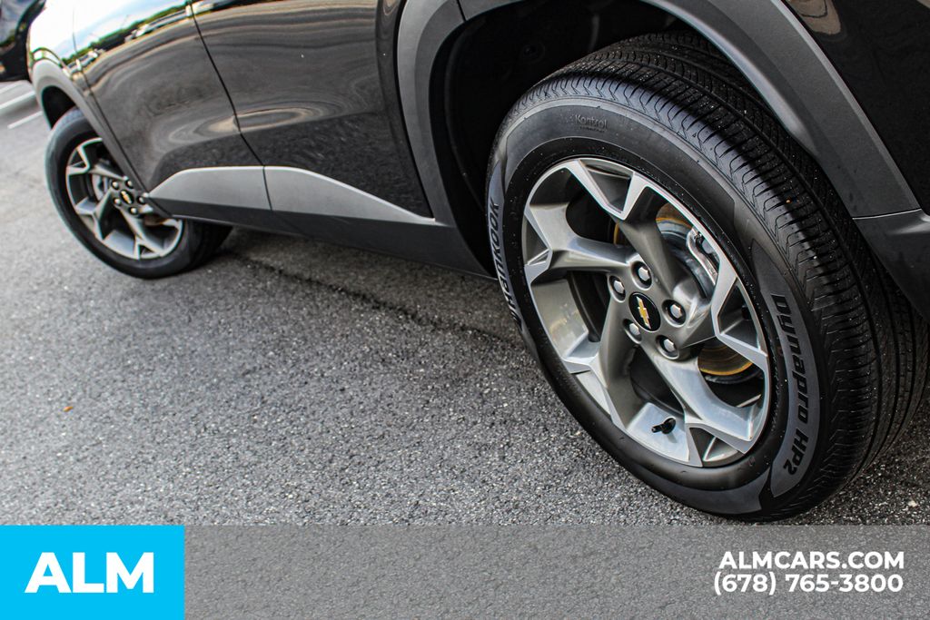Used 2025 Black Chevrolet LT image 15