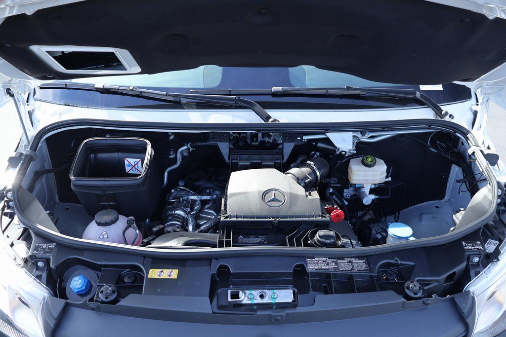 Thumbnail: 2025 Mercedes-Benz Sprinter - 9