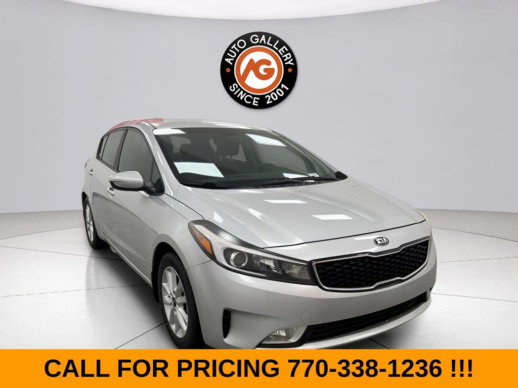 Silky Silver 2017 Kia Forte5 LX Hatchback Front-Wheel Drive 6-Speed Automatic