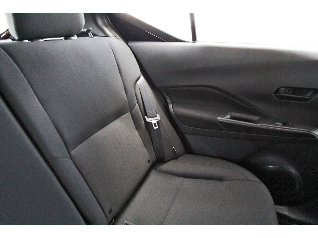 2025 Nissan Kicks Play S - 11