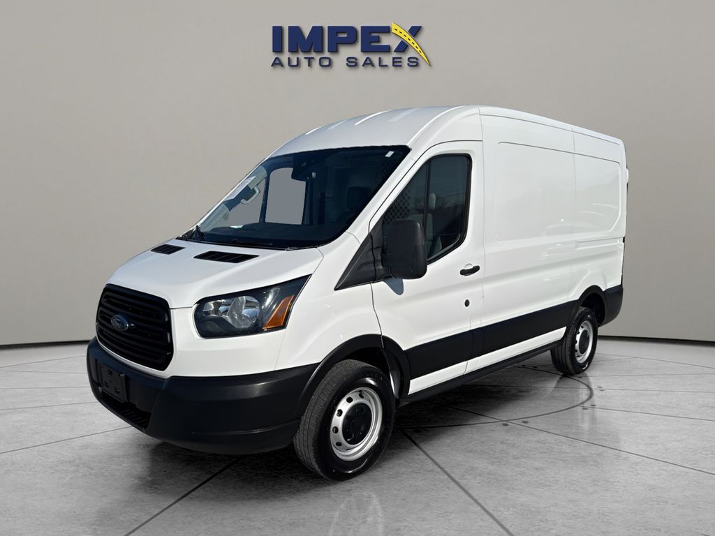 2019 Ford Transit Base's photo