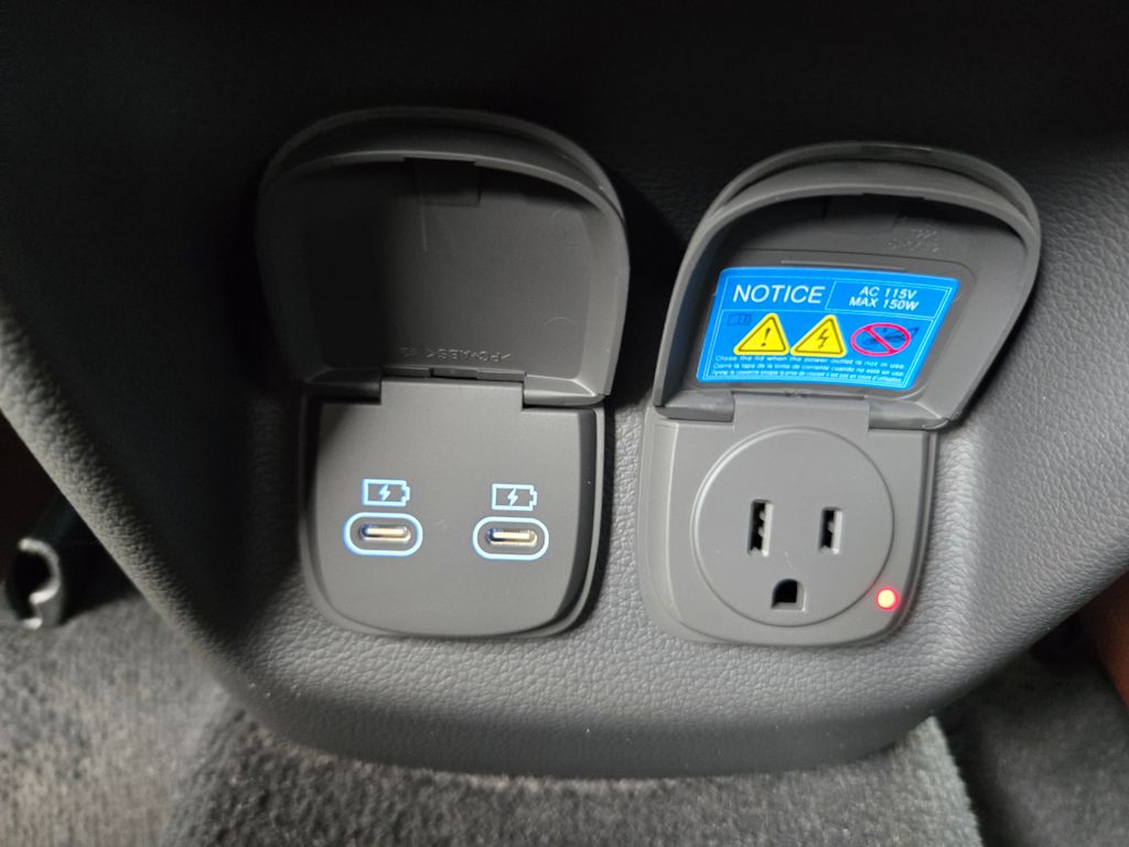 Thumbnail: 2025 Genesis GV80 - 32