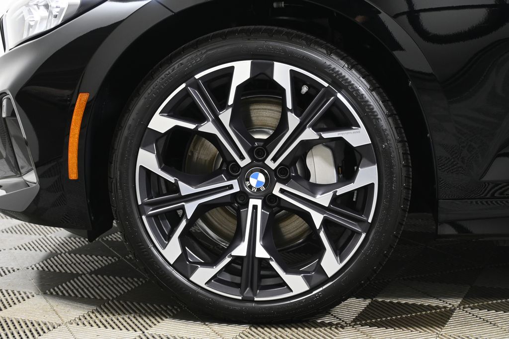 Thumbnail: 2026 BMW 3 Series - 12