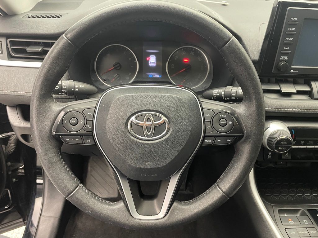 2021 Toyota RAV4 XLE 21