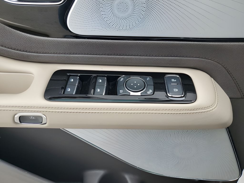 Used Car 2023 Lincoln Aviator  Reserve For Sale Under $50,000 In Austin, Texas