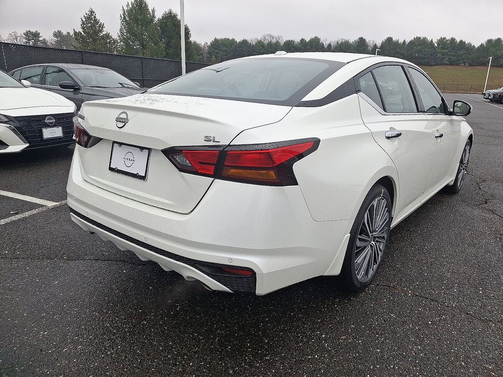 Thumbnail: 2025 Nissan Altima - 4
