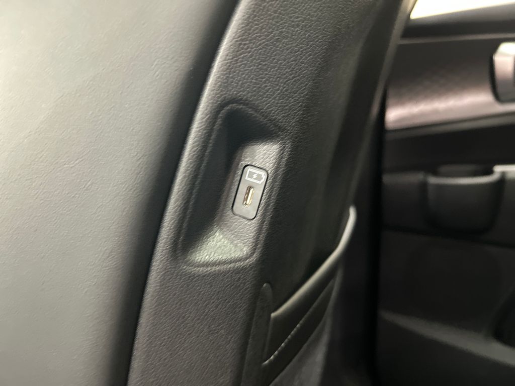 new 2025 Kia Sorento car, priced at $40,505