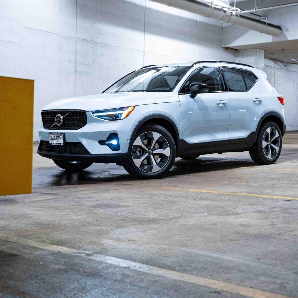 Cloud Blue 2026 Volvo XC40 B5 Plus AWD SUV / Crossover All-Wheel Drive Automatic
