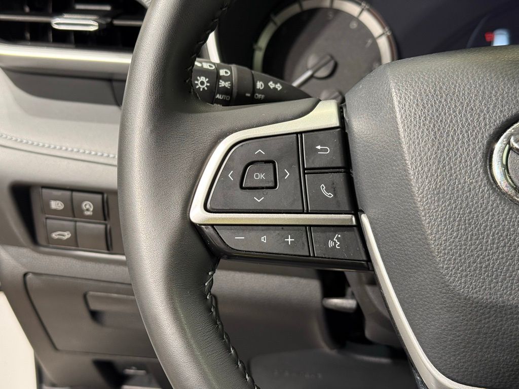 Thumbnail: 2024 Toyota Highlander - 26