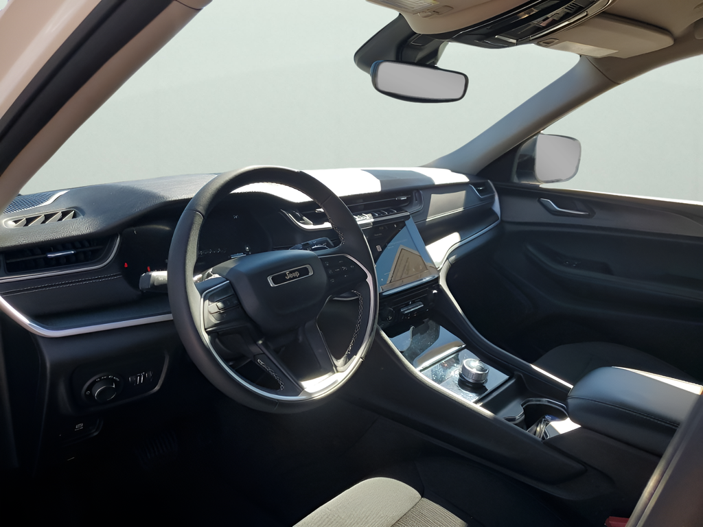 Used Car 2024 Jeep Grand Cherokee  Laredo For Sale Under $25,000 In Austin, Texas