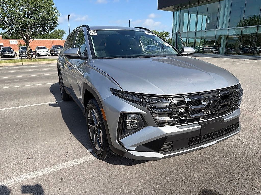 Shimmering Silver 2025 Hyundai Tucson SUV / Crossover All-Wheel Drive 8-Speed Automatic