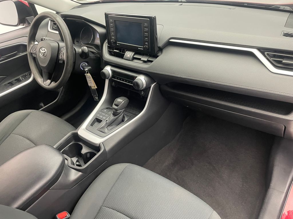 2021 Toyota RAV4 LE 15