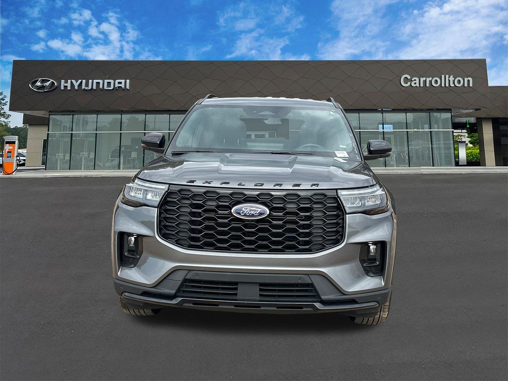 Used 2025 Gray Metallic Ford ST-Line image 2