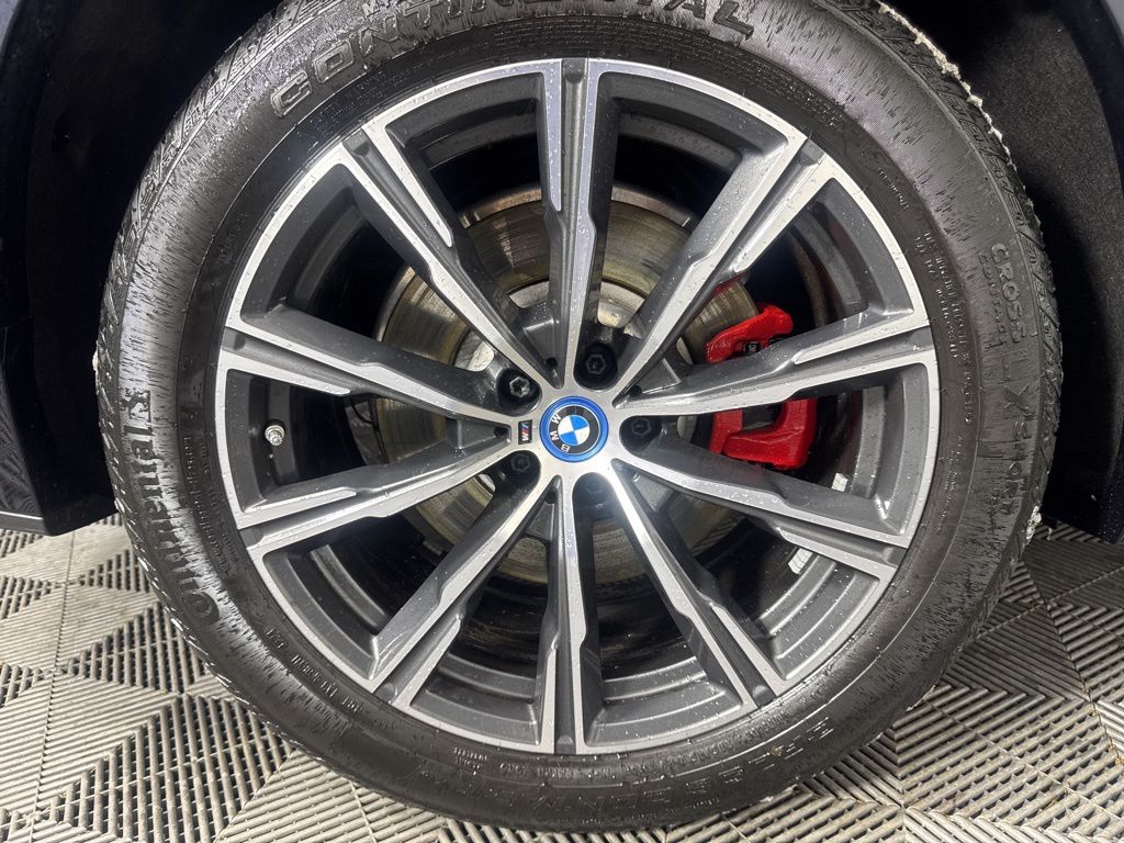 Thumbnail: 2025 BMW X5 - 10