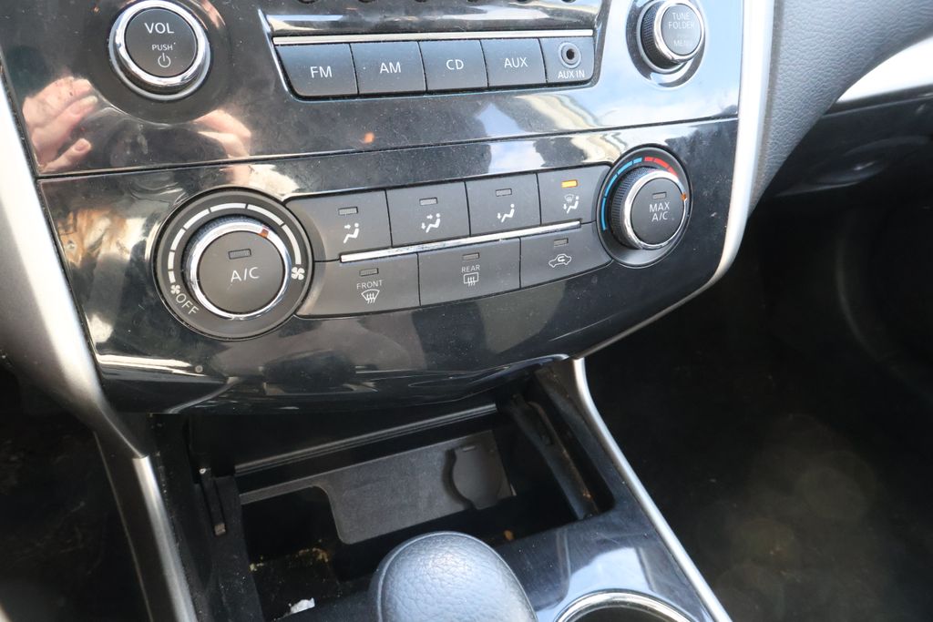 Thumbnail: 2013 Nissan Altima - 19