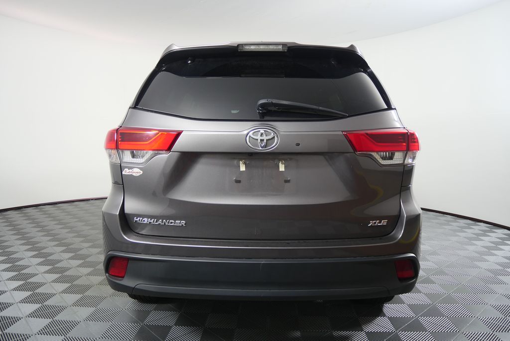 Thumbnail: 2018 Toyota Highlander - 4