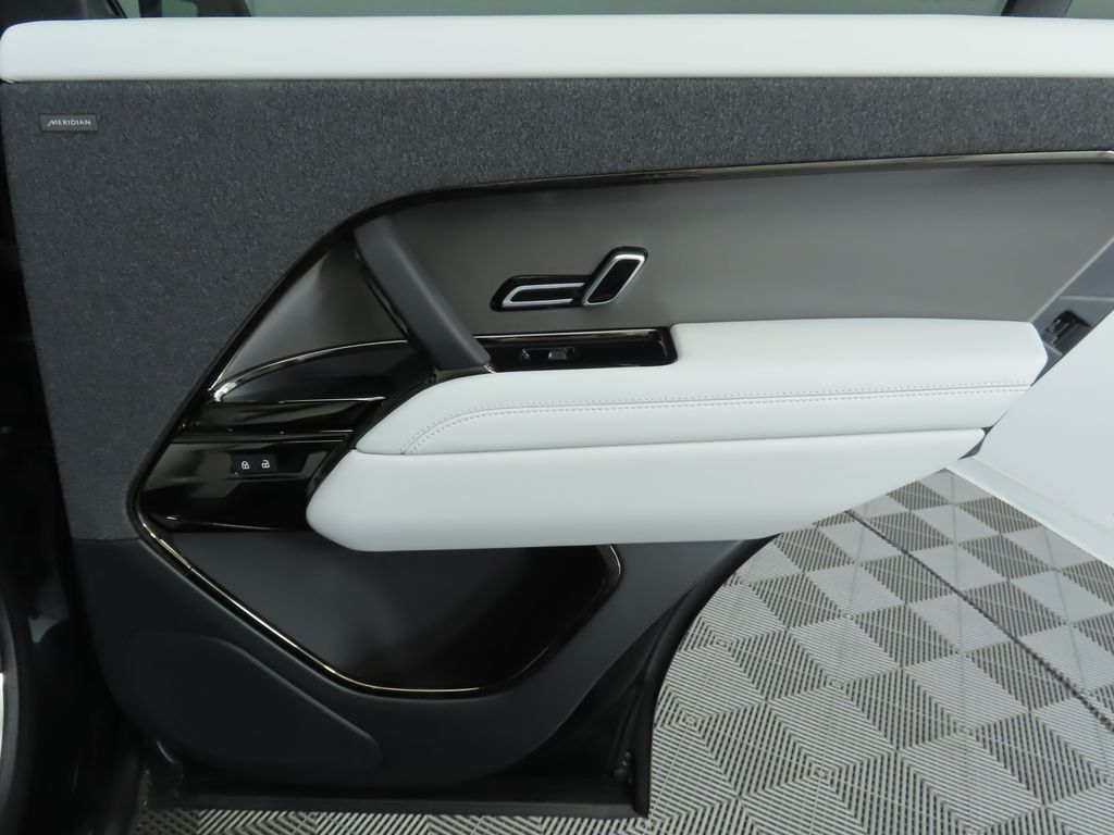 Thumbnail: 2025 Land Rover Range Rover Sport - 29