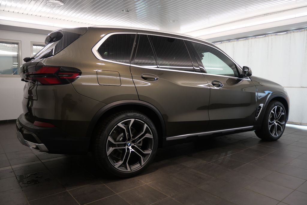 2025 BMW X5 xDrive50e 7