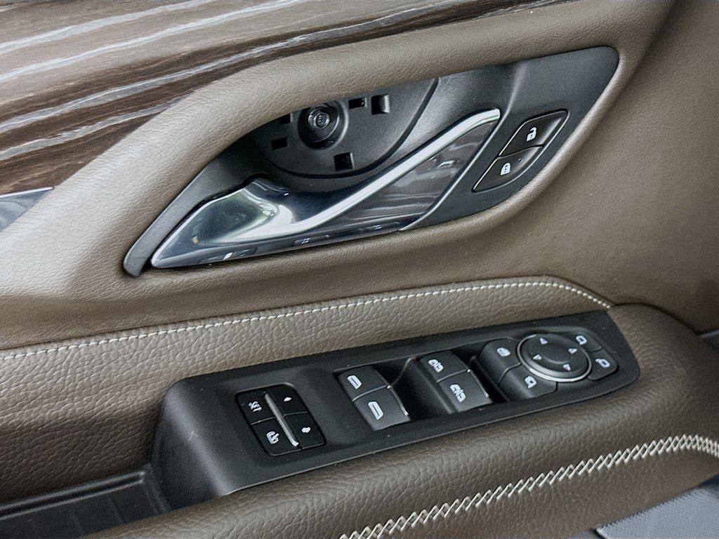 Thumbnail: 2021 GMC Yukon XL - 18