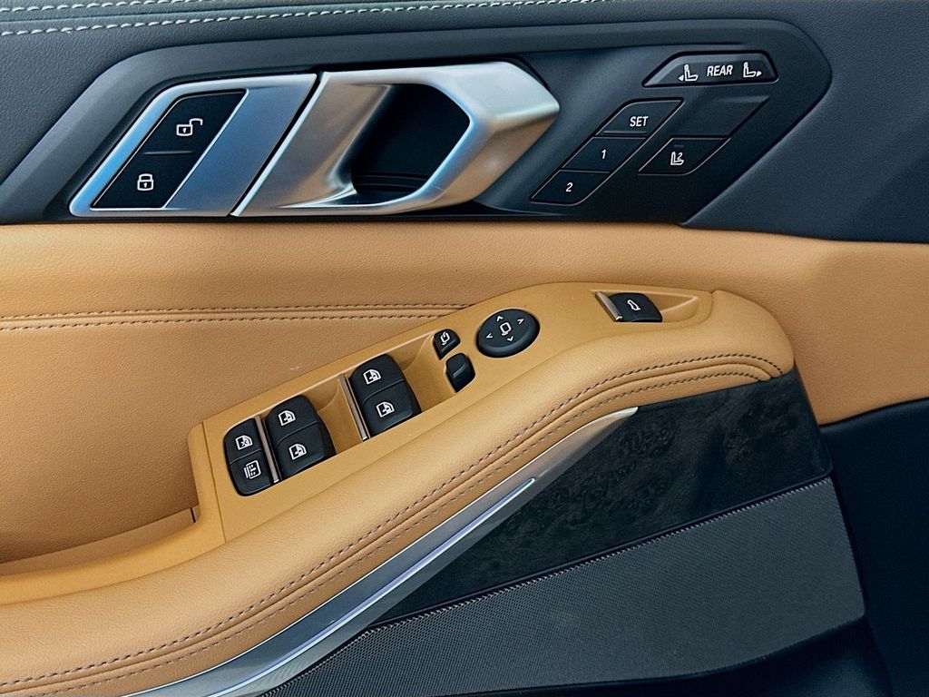 Thumbnail: 2026 BMW X7 - 20