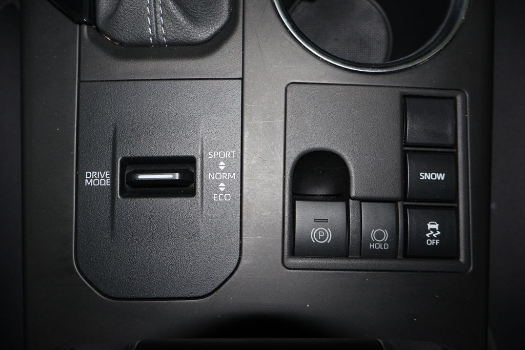 2024 Toyota Highlander LE 19