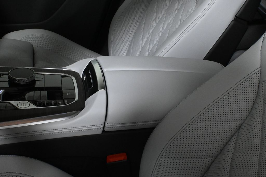 Thumbnail: 2026 BMW X5 - 26