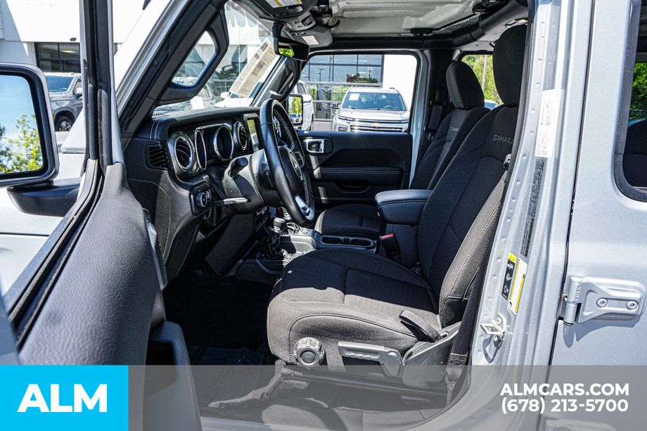 Used 2023 Silver Jeep Sahara image 19