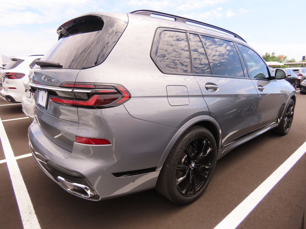 Thumbnail: 2023 BMW X7 - 3