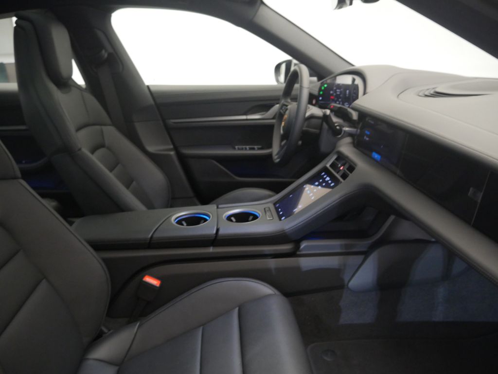 Thumbnail: 2026 Porsche Taycan - 22