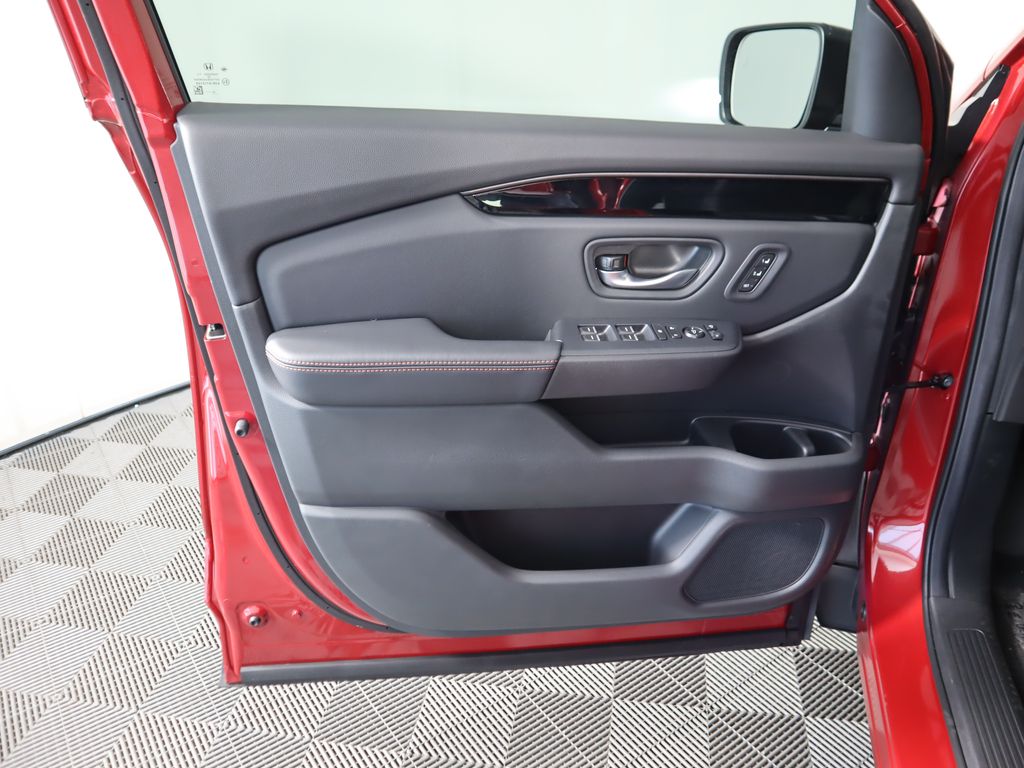 Thumbnail: 2025 Honda Pilot - 26