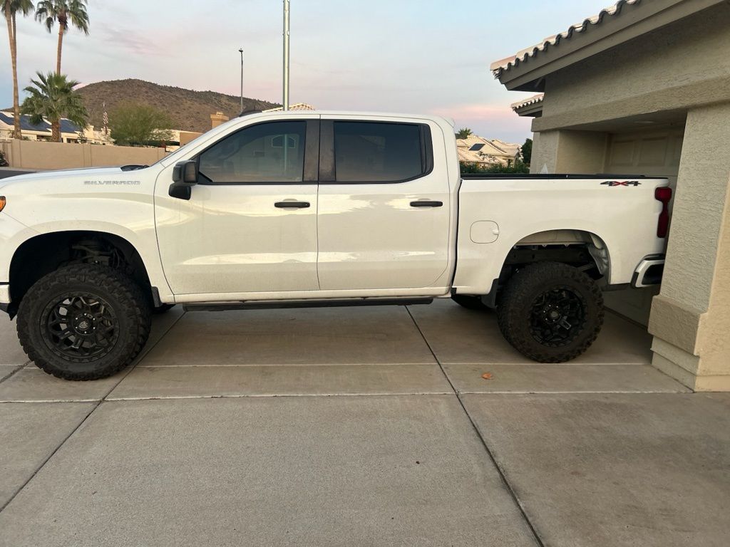 Thumbnail: 2021 Chevrolet Silverado 1500 - 3