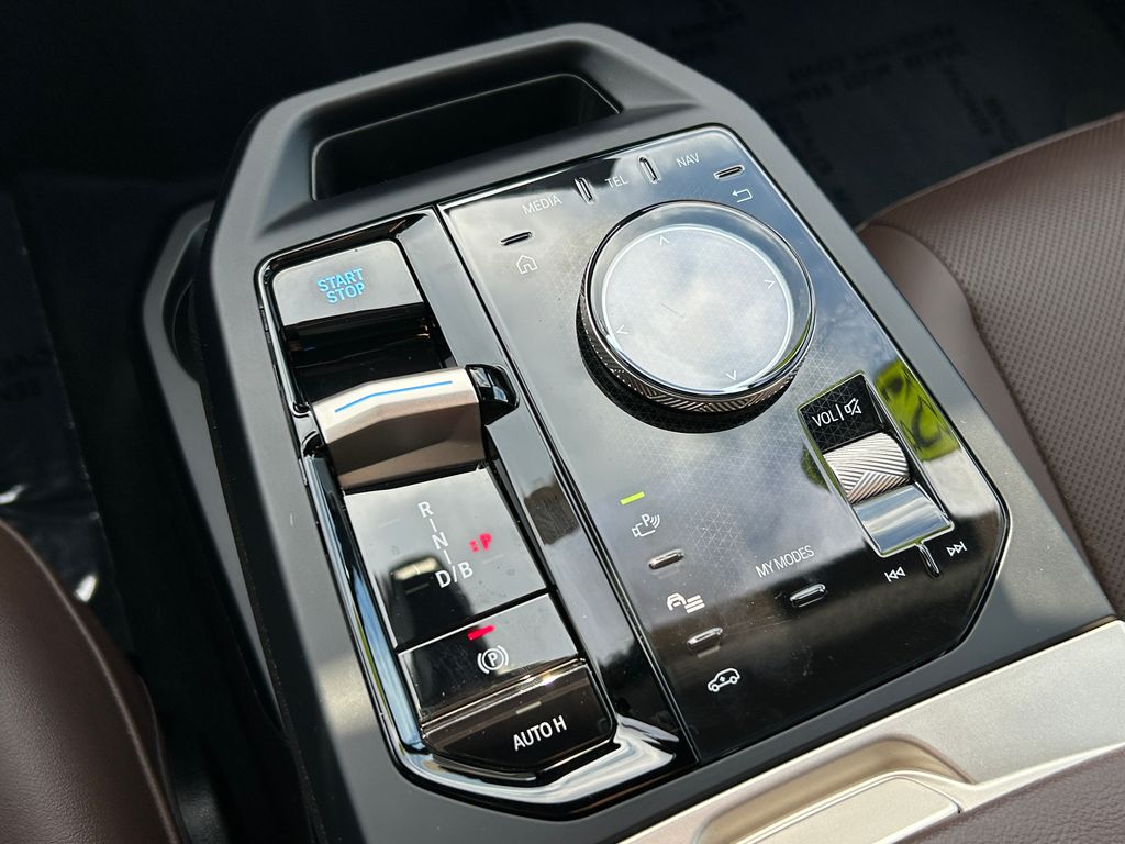 Thumbnail: 2025 BMW iX - 28