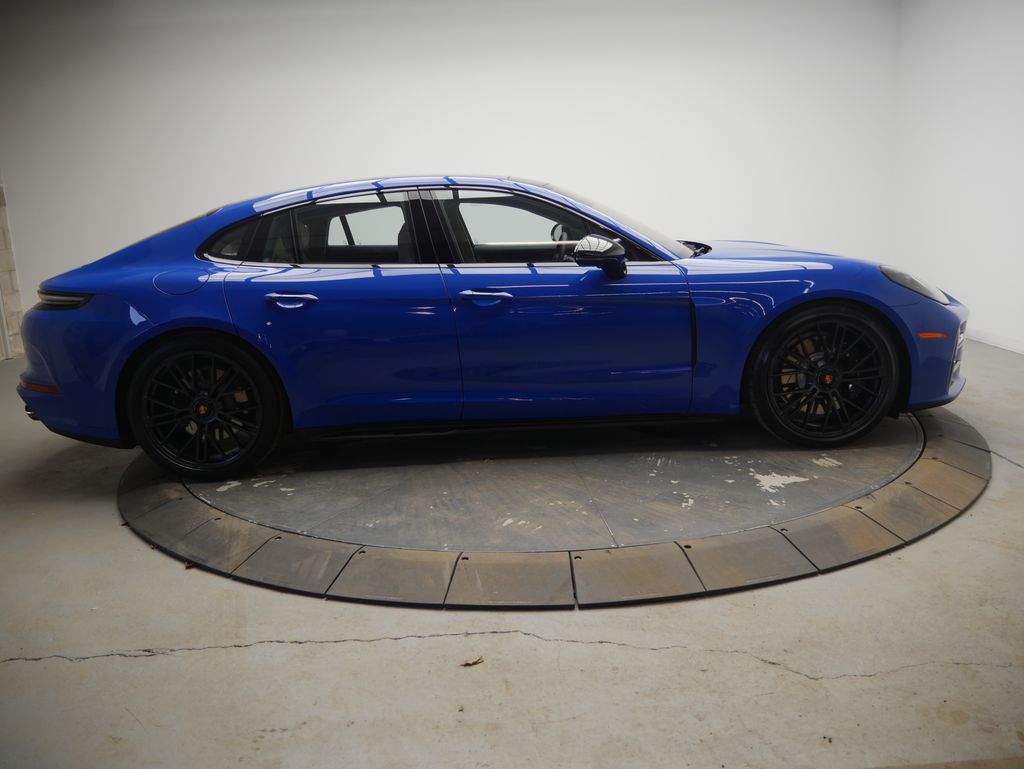 Thumbnail: 2026 Porsche Panamera - 8