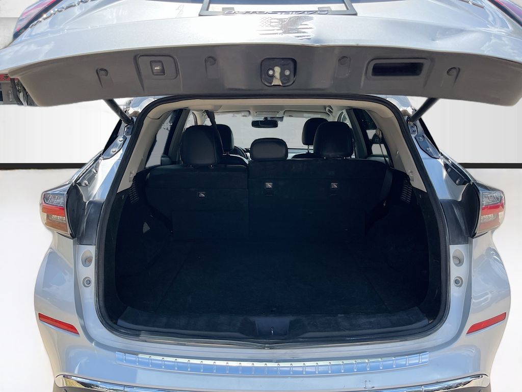 Used 2020 Silver Nissan SL image 23