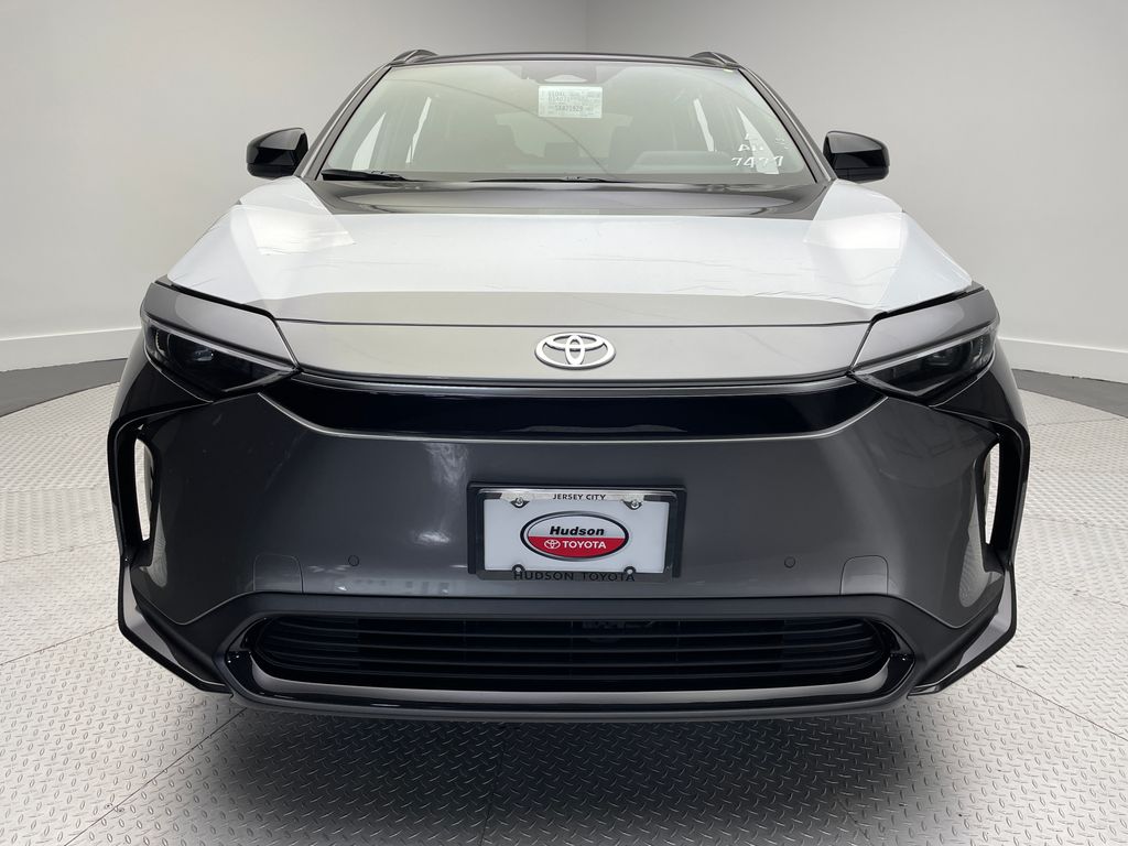 Thumbnail: 2025 Toyota bZ4X - 2