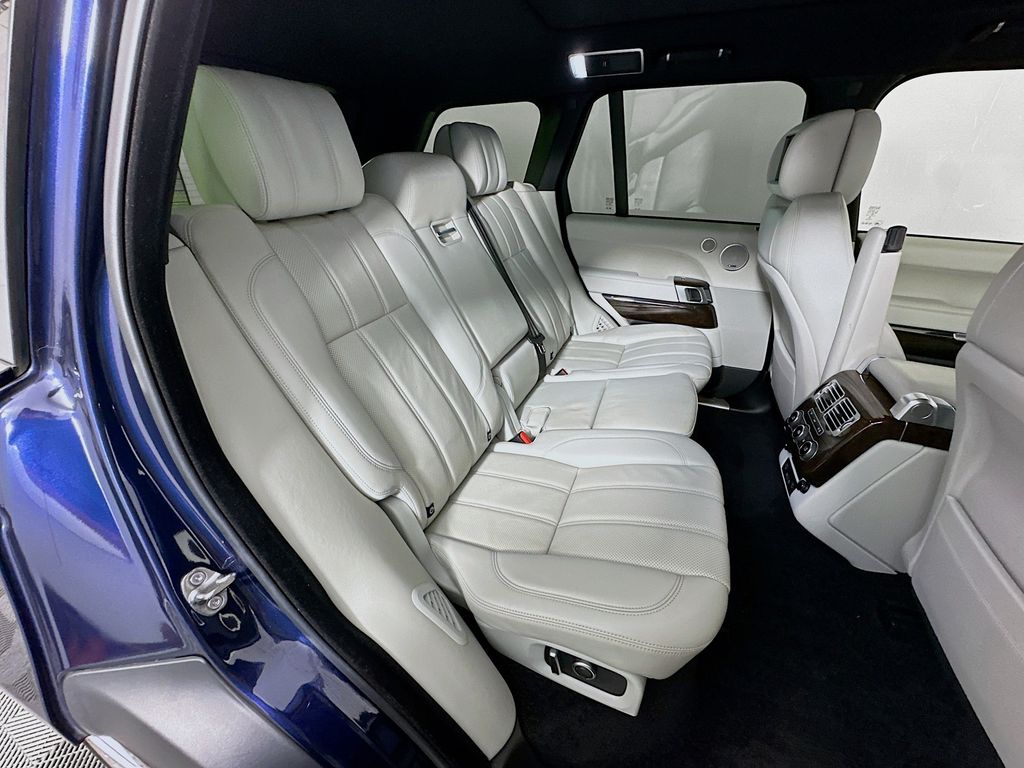 Thumbnail: 2017 Land Rover Range Rover - 28
