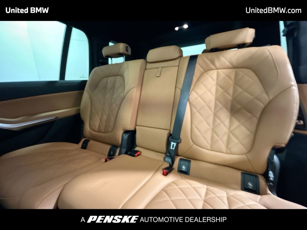 2026 BMW X7 xDrive40i 21