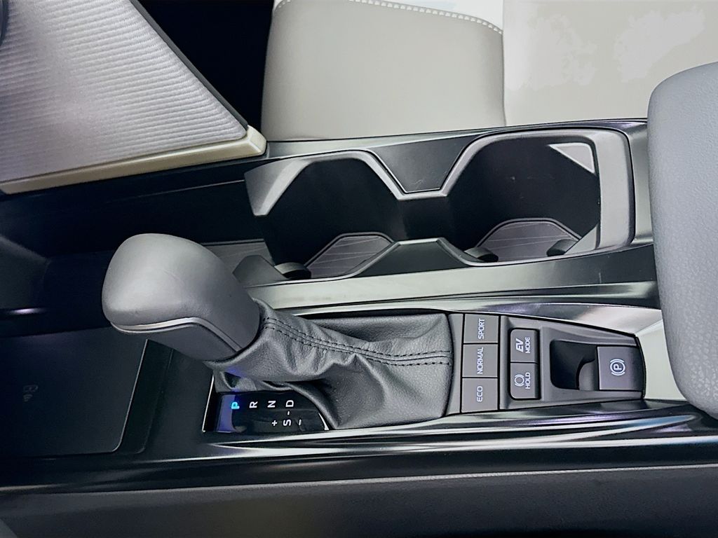 Thumbnail: 2025 Toyota Camry - 17