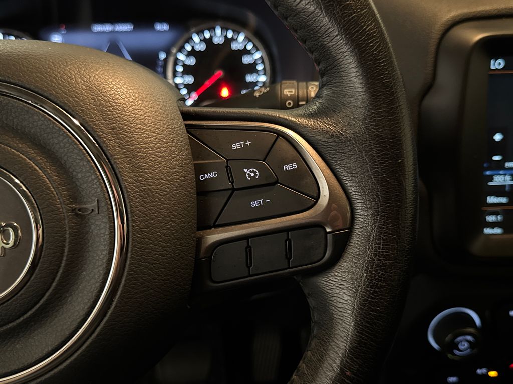 Certified Used 2022 Gray Jeep Latitude image 18
