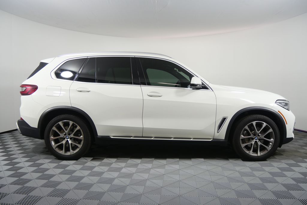 Thumbnail: 2023 BMW X5 - 2