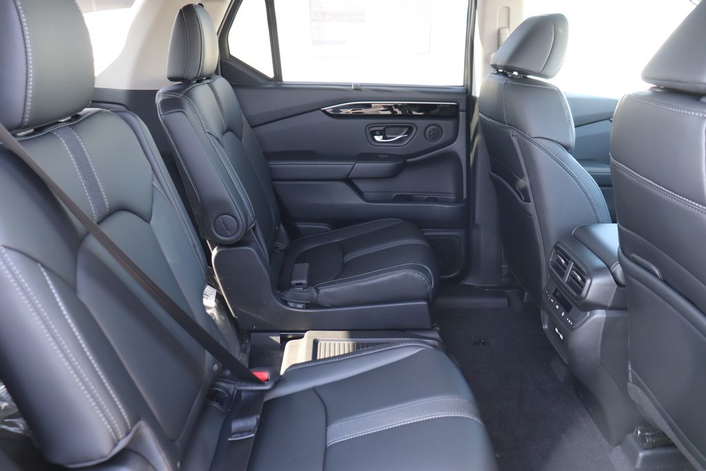 Thumbnail: 2025 Honda Pilot - 17