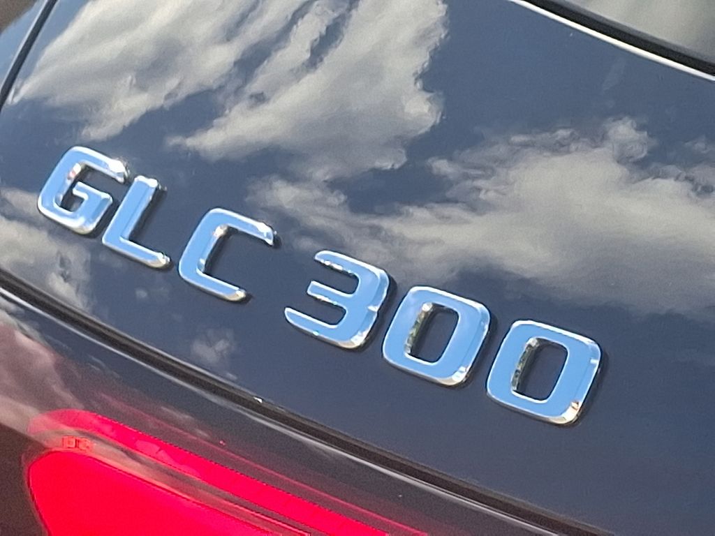 Thumbnail: 2025 Mercedes-Benz GLC - 30