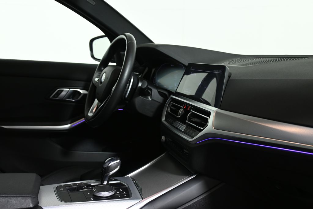 Thumbnail: 2021 BMW 3 Series - 32