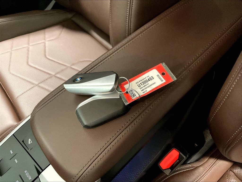 2025 BMW X1 — photo 30