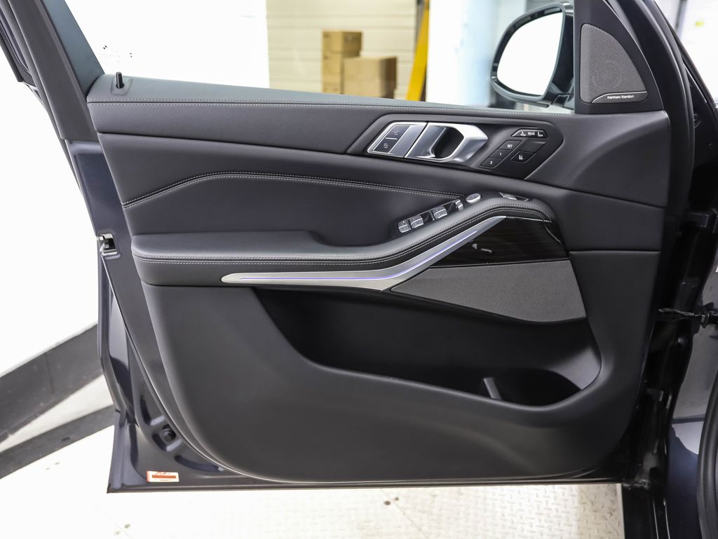 Thumbnail: 2020 BMW X7 - 9